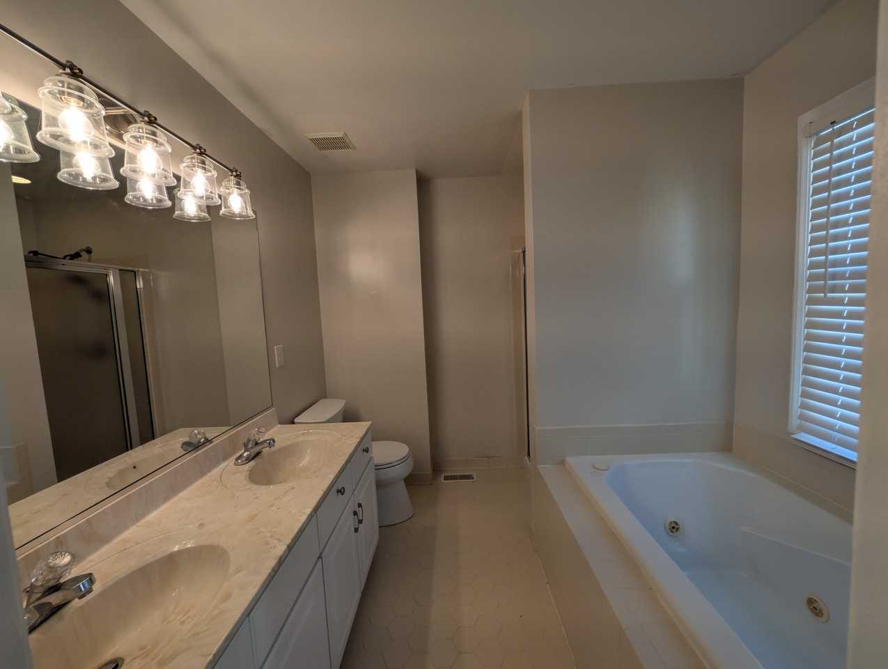 212 Silver Stone Dr - Photo 7 of 15