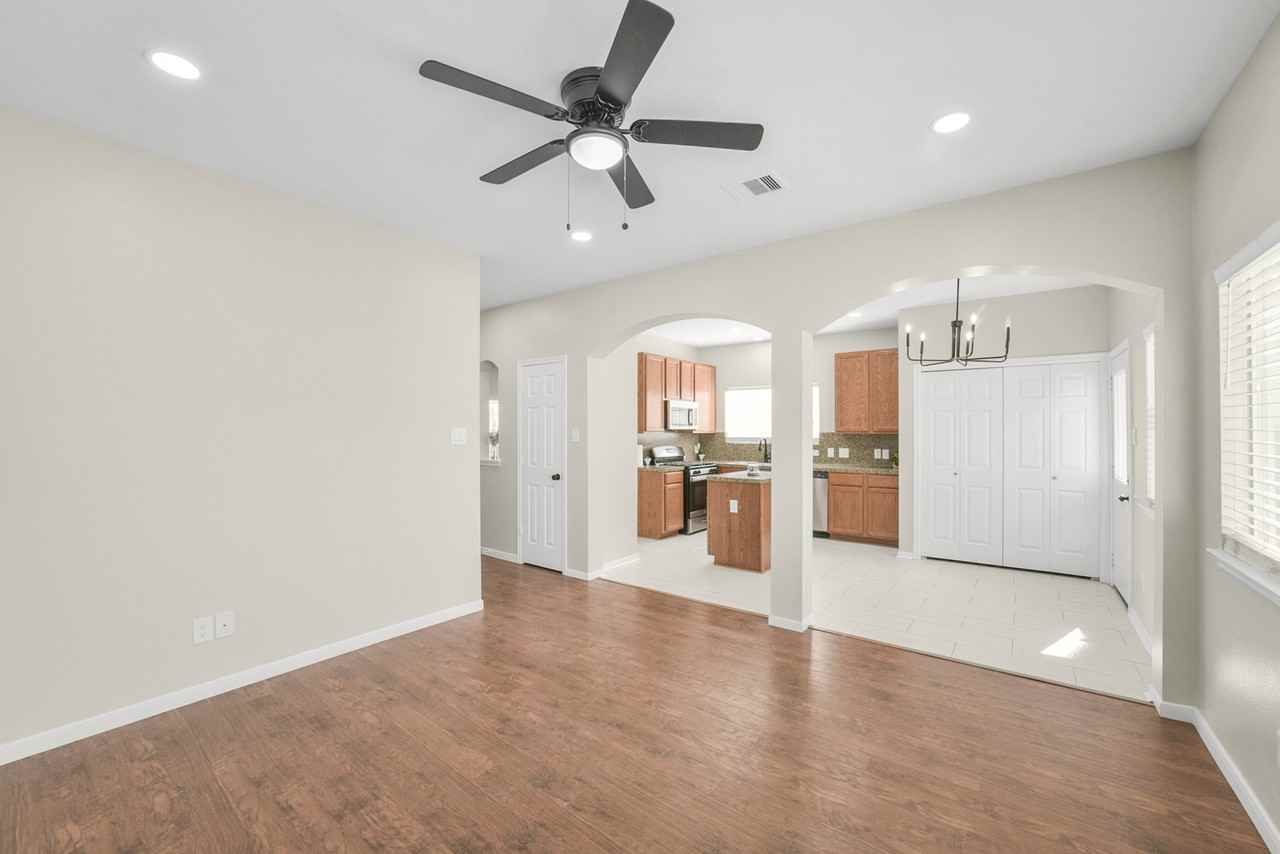 21771 Mossy Field Ln - Photo 4 of 20