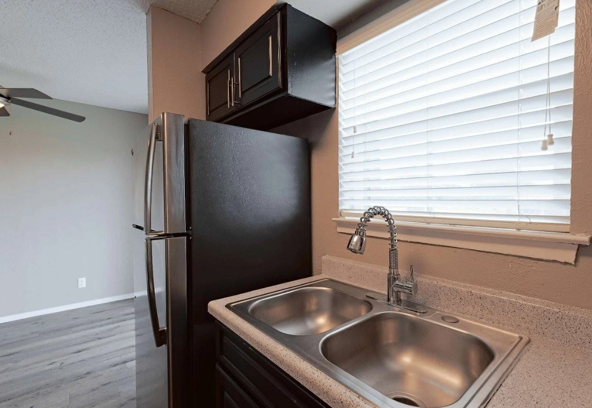 531 Bedford Rd #221 - Photo 4 of 20