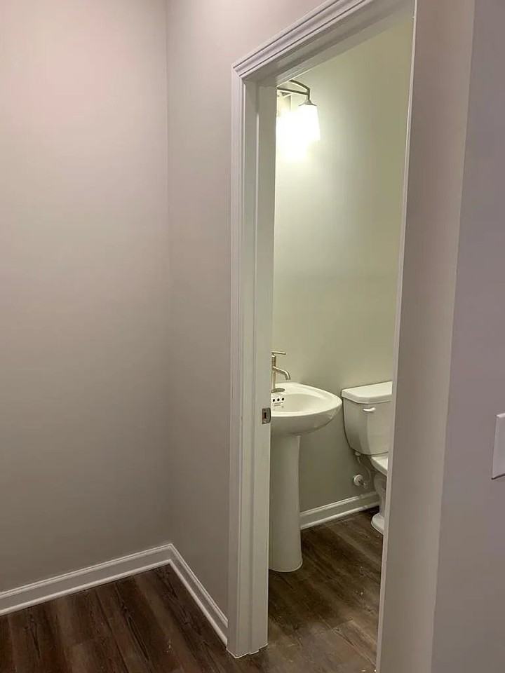 256 Commons Ave - Photo 7 of 20