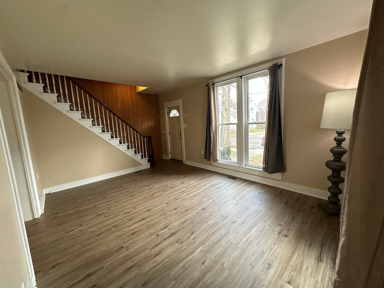 711 Napoleon St #711 - Photo 3 of 16