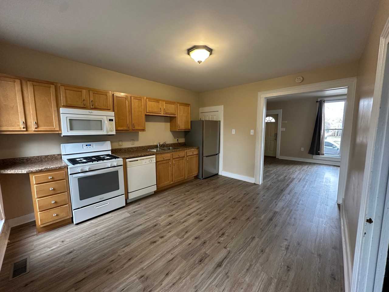 711 Napoleon St #711 - Photo 5 of 16