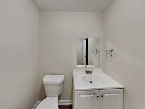 550 Transit Cir - Photo 5 of 6