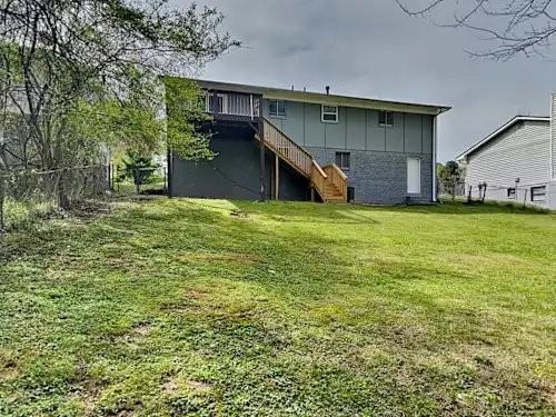 550 Transit Cir - Photo 6 of 6