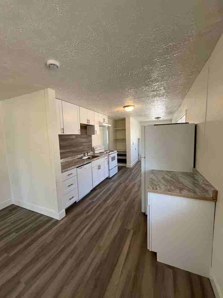 553 E Emerson Ave #A - Photo 2 of 20