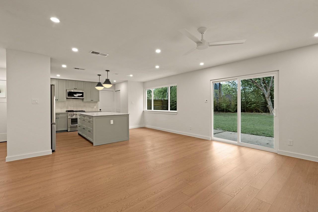 404 Arbor Ln - Photo 7 of 20