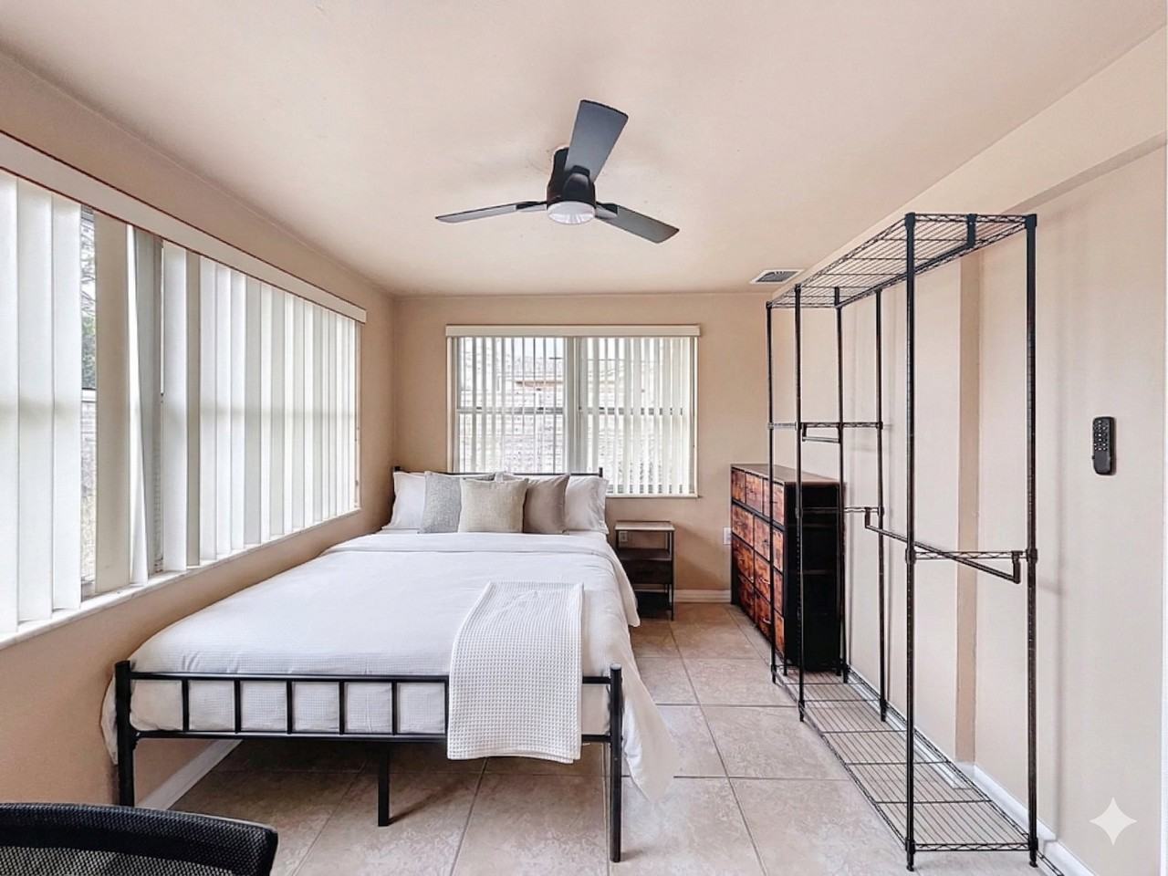 3632 Brompton Dr - Photo 3 of 12