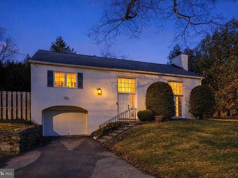 7713 Cherokee St - Photo 2 of 17