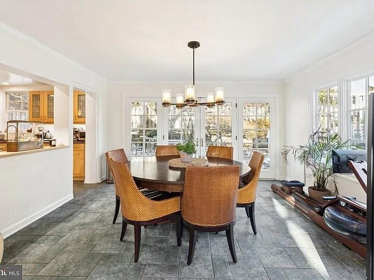 7713 Cherokee St - Photo 7 of 17