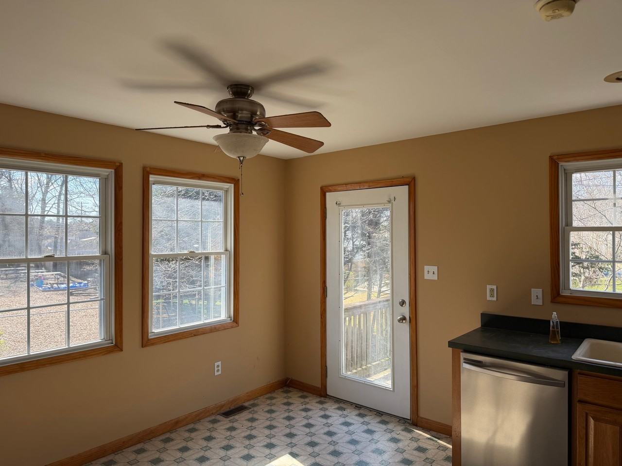 545 Old Stage Rd - Photo 3 of 29