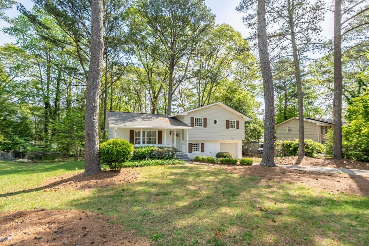 6310 Thornhedge Dr - Photo 2 of 20