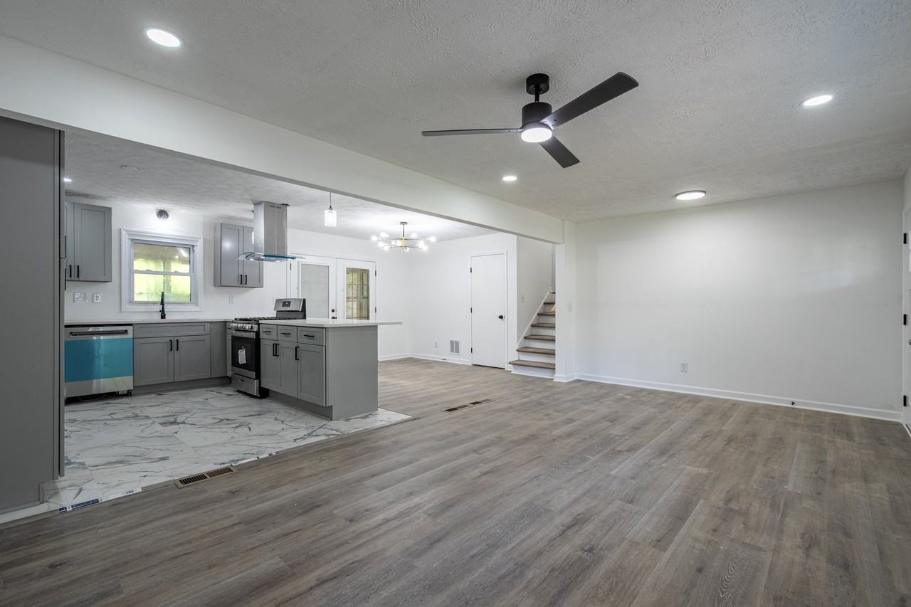 6310 Thornhedge Dr - Photo 6 of 20