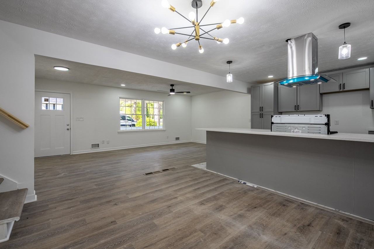 6310 Thornhedge Dr - Photo 7 of 20