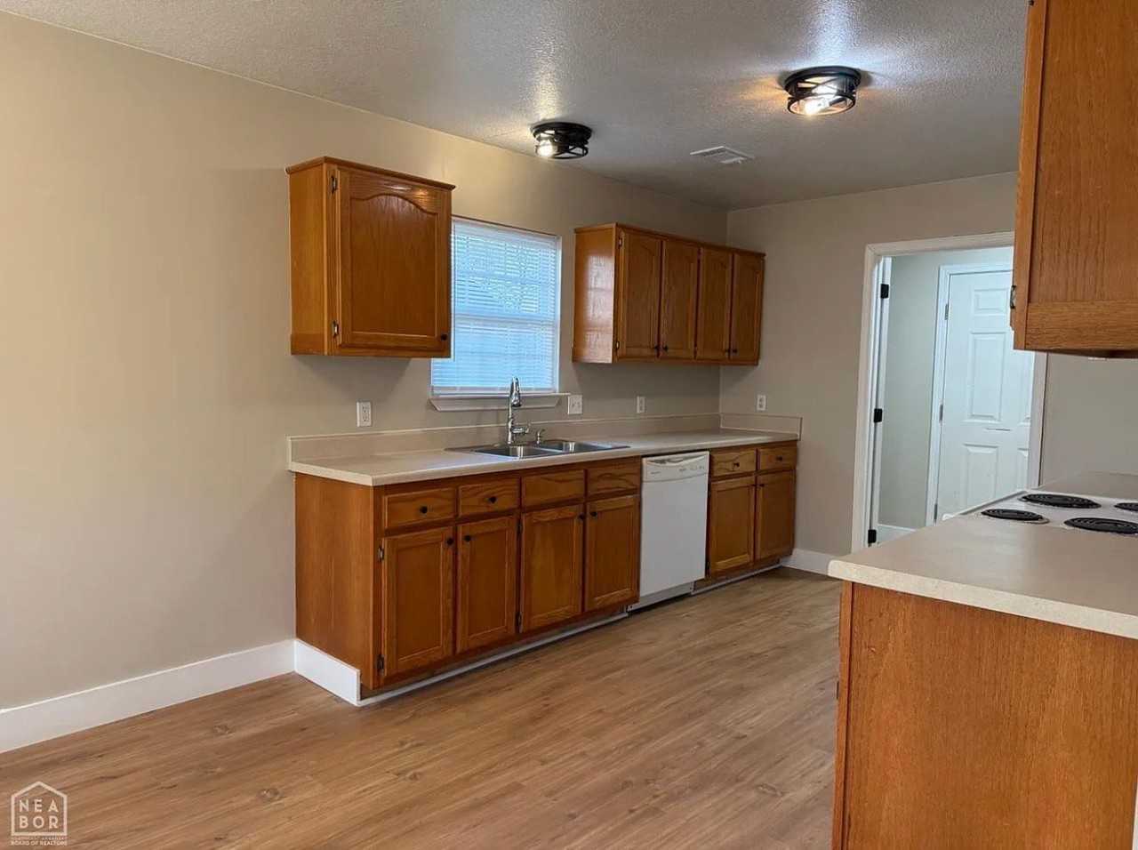 326 E Robinson St - Photo 6 of 19