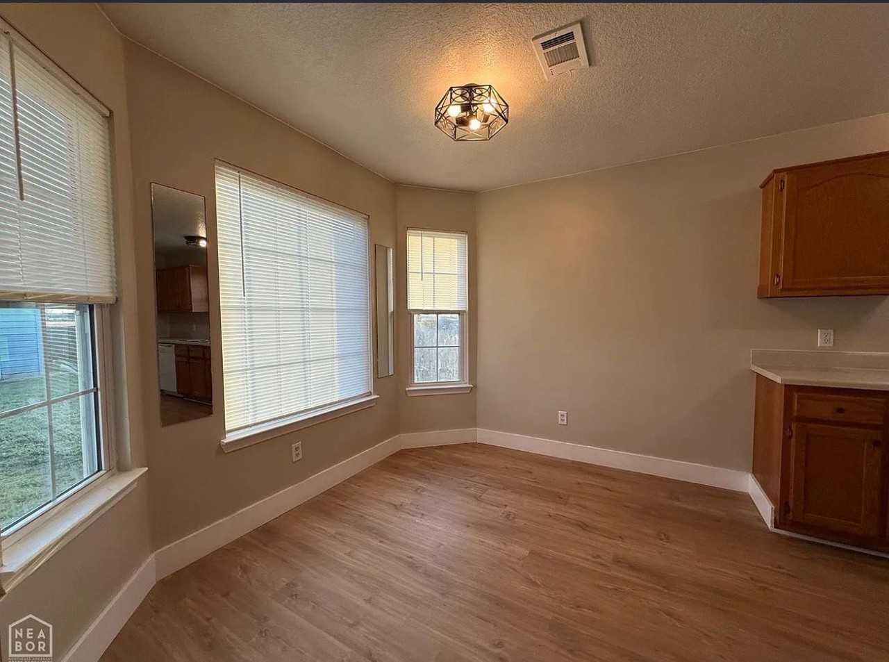 326 E Robinson St - Photo 7 of 19