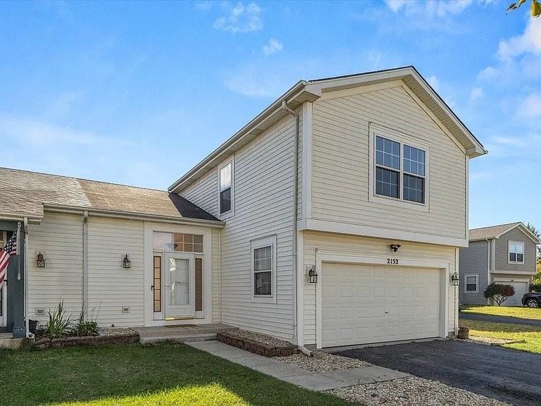 2152 Brayton Pl - Photo 3 of 9