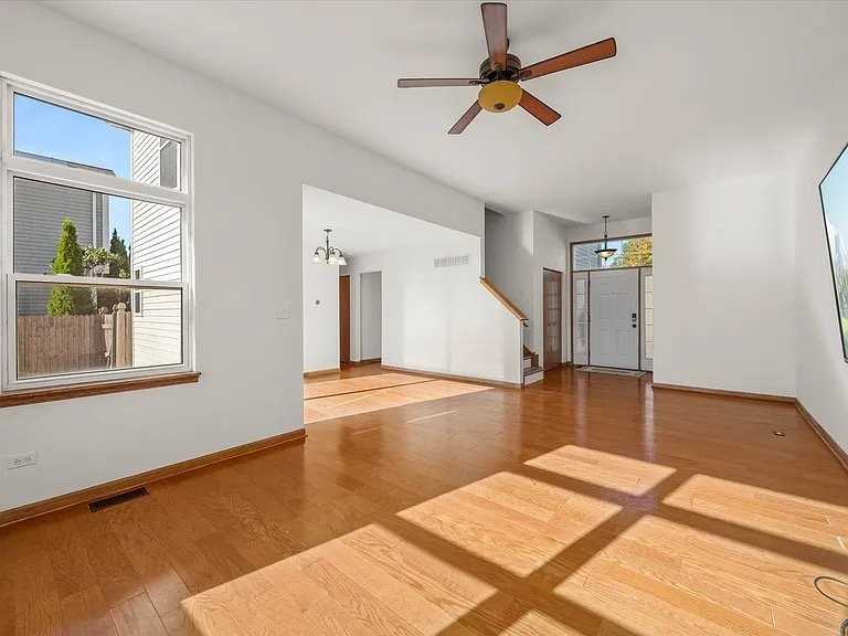 2152 Brayton Pl - Photo 4 of 9