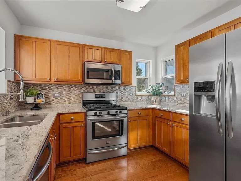 2152 Brayton Pl - Photo 5 of 9