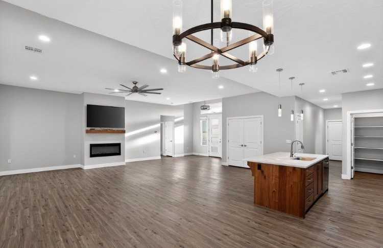 1838 Wn - Photo 4 of 20