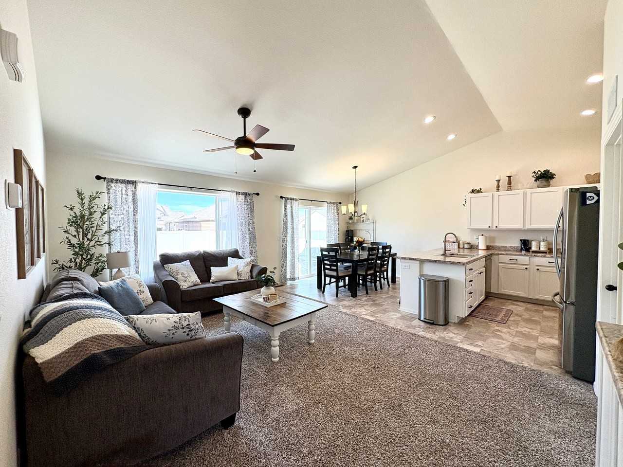 916 Greenbrook Dr - Photo 2 of 16