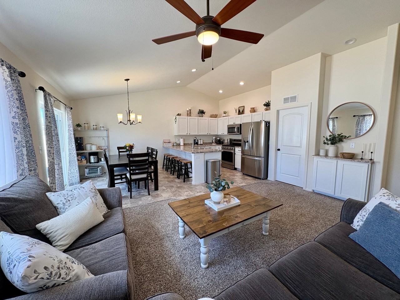 916 Greenbrook Dr - Photo 3 of 16