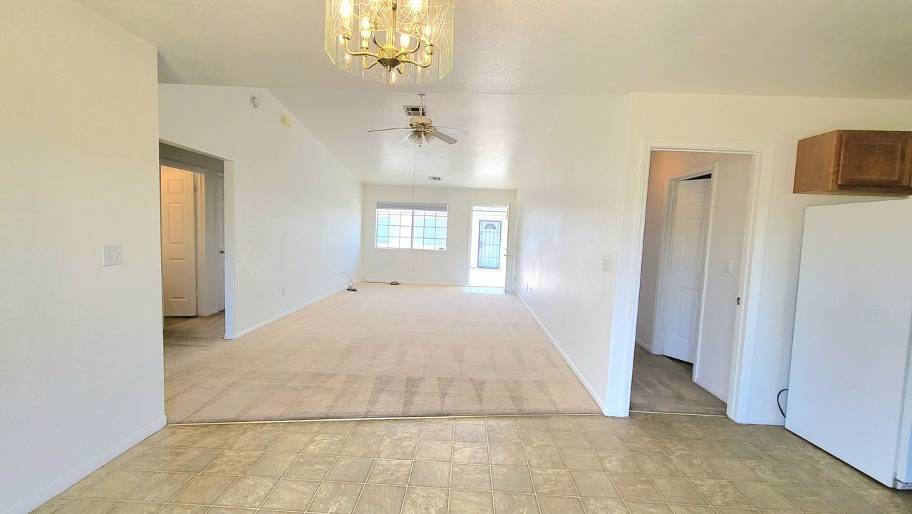 2400 E Ambush St #C - Photo 4 of 18