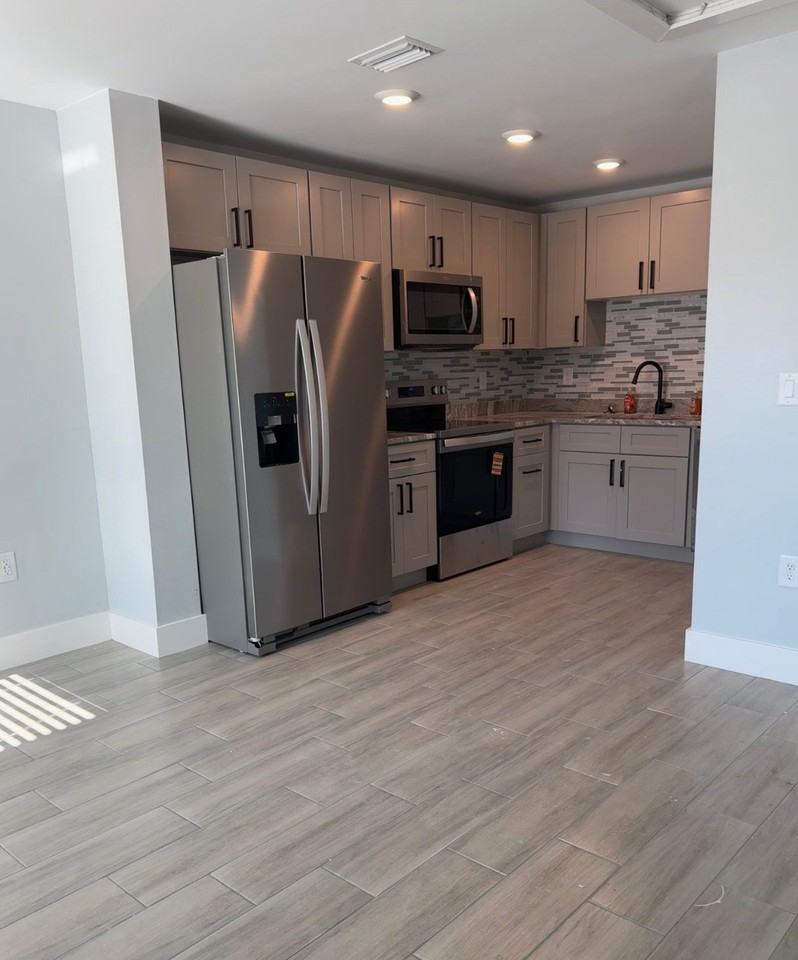 3667 Michigan Ave - Photo 6 of 12