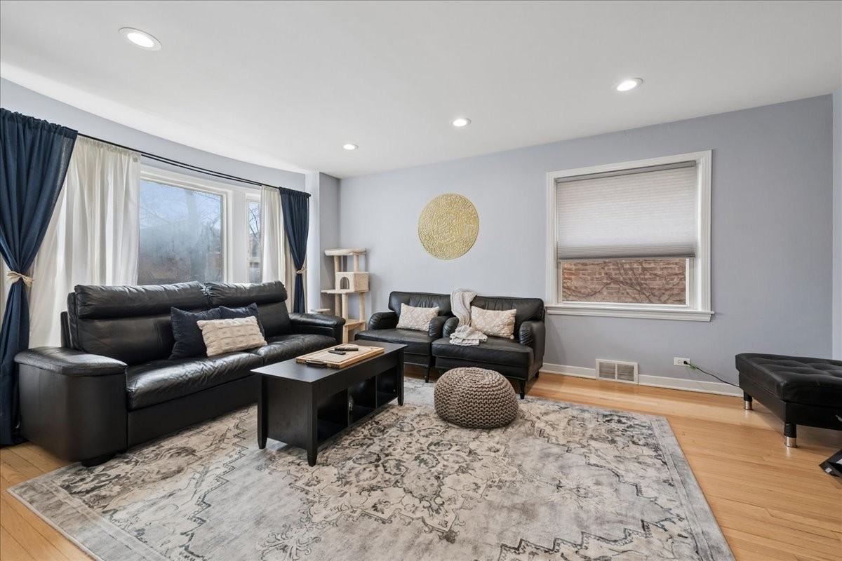 5224 N Virginia Ave - Photo 3 of 16