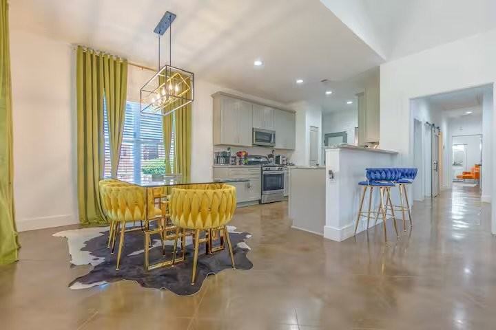 1702 Netherwood Ave - Photo 5 of 19