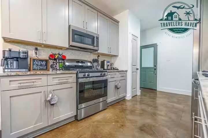 1702 Netherwood Ave - Photo 6 of 19