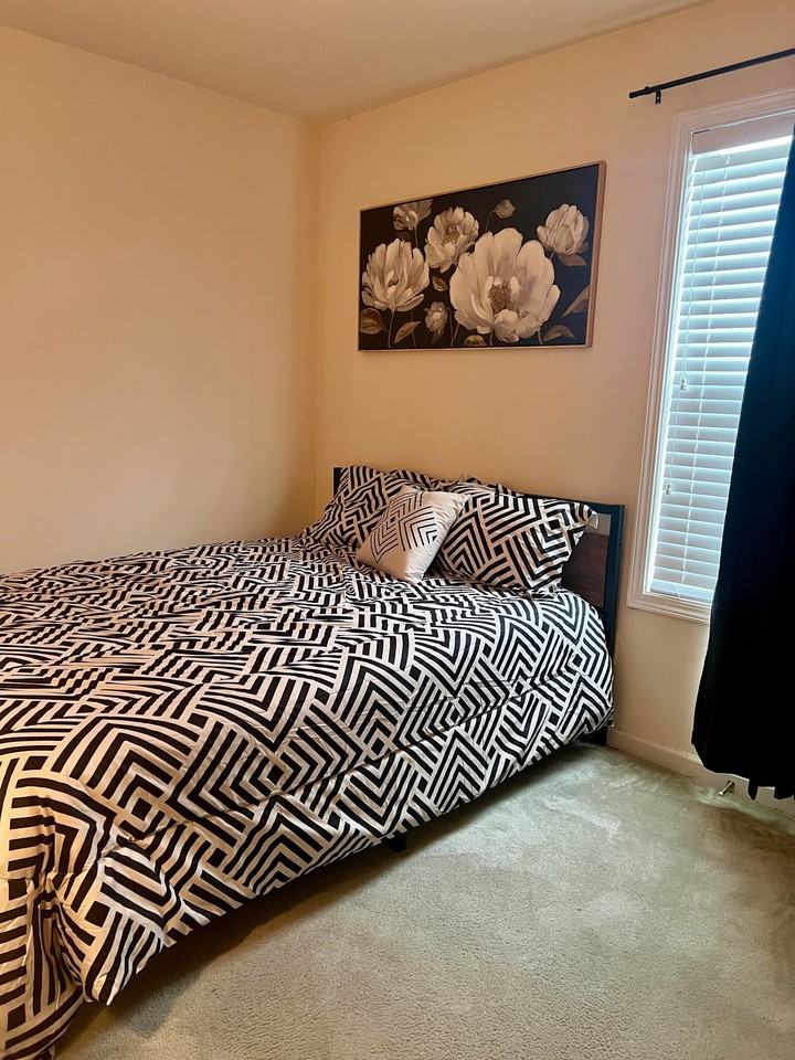 4420 Eaves Ln - Photo 2 of 6