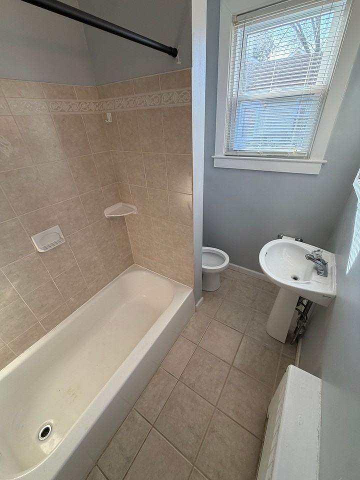 38 Marple Ave #B - Photo 2 of 8