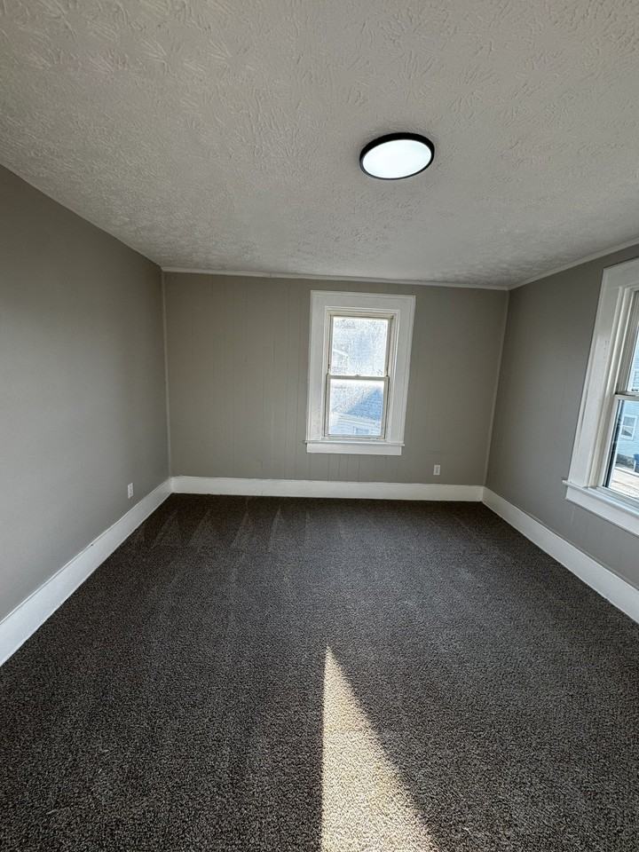 120 W Brown Ave - Photo 6 of 18