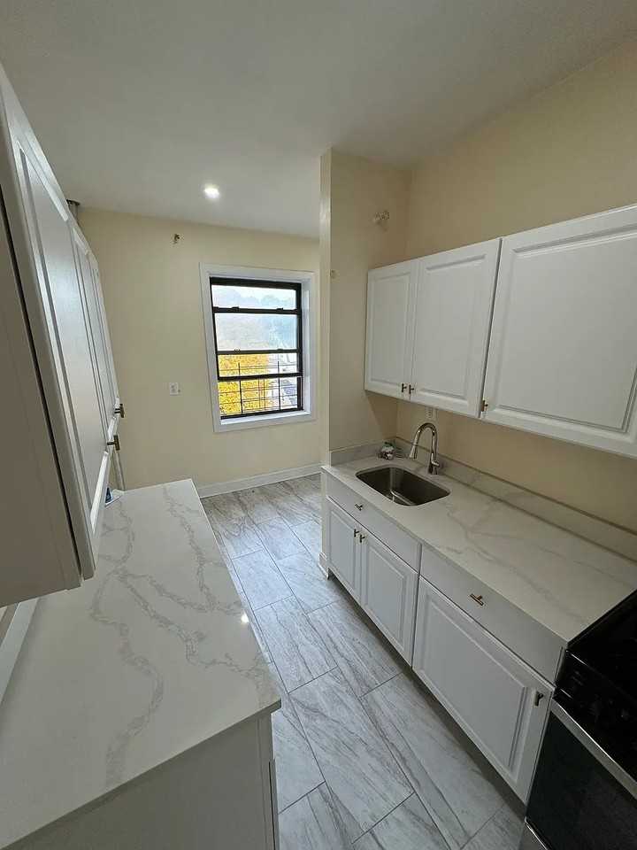 541 Bronx River Rd #5F - Photo 3 of 16