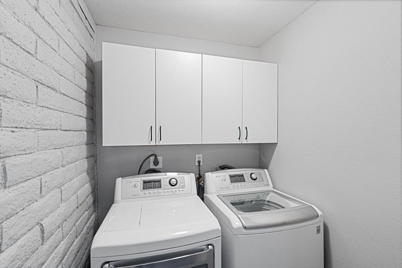 1106 N 25th Pl - Photo 4 of 12