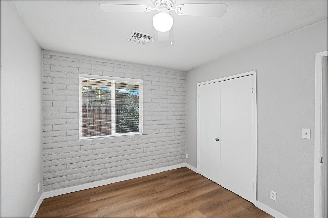 1106 N 25th Pl - Photo 6 of 12