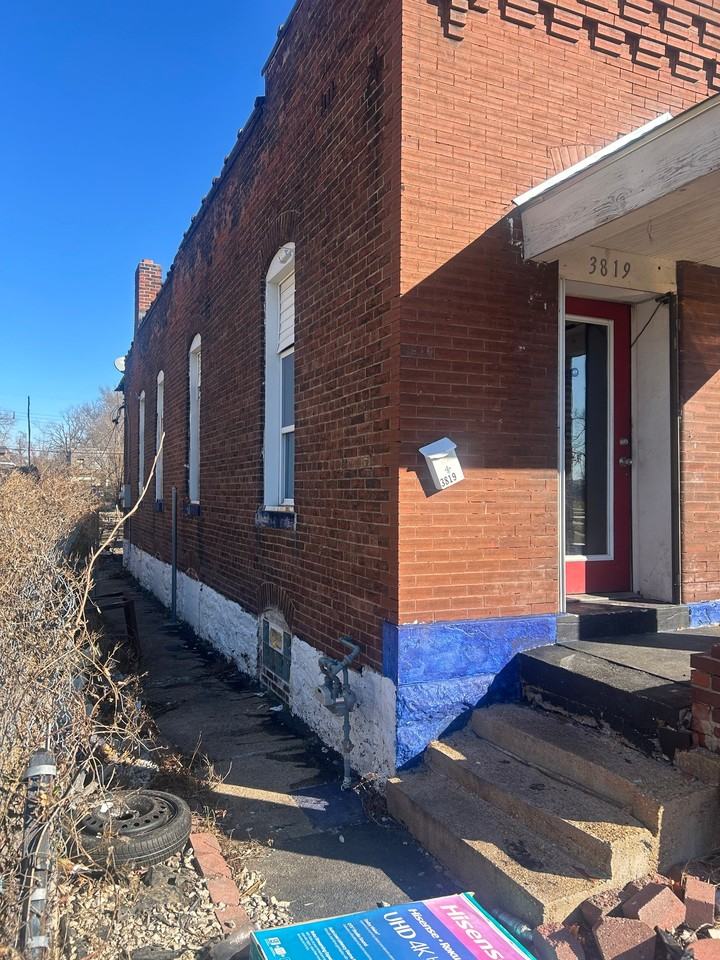 3819 Kossuth Ave - Photo 2 of 20