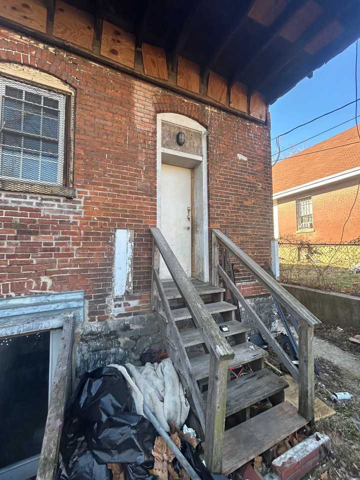 3819 Kossuth Ave - Photo 7 of 20