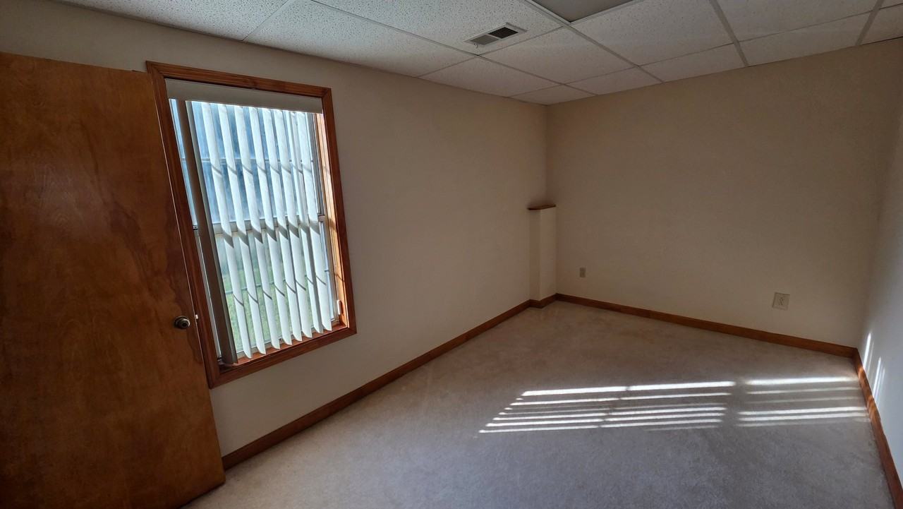 3250 Governors Ct - Photo 2 of 10