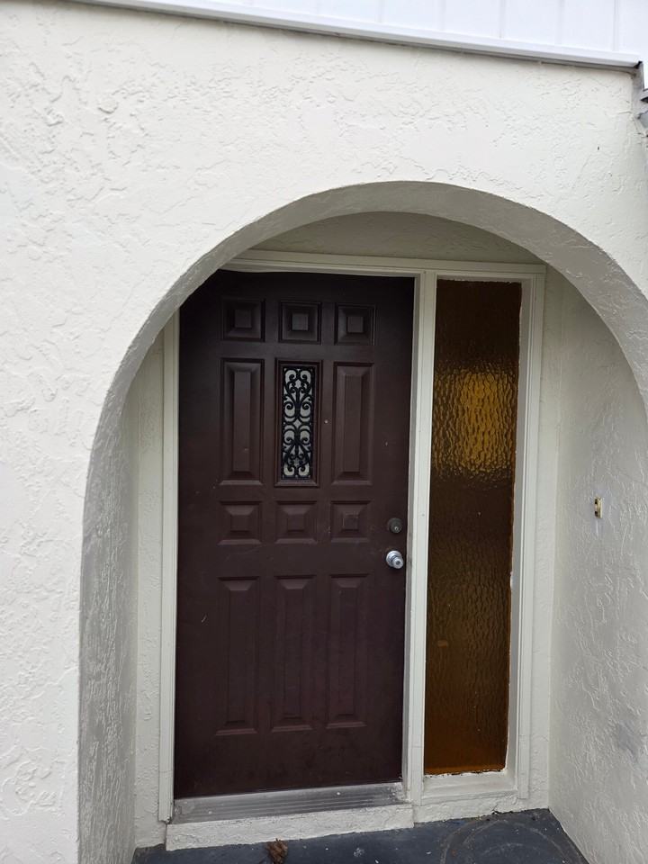 1214 Se 8th St #7 - Photo 3 of 14