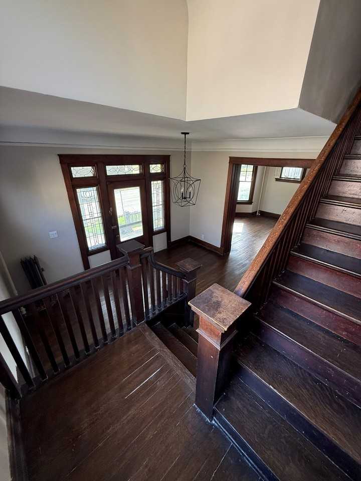 907 Main St - Photo 5 of 20