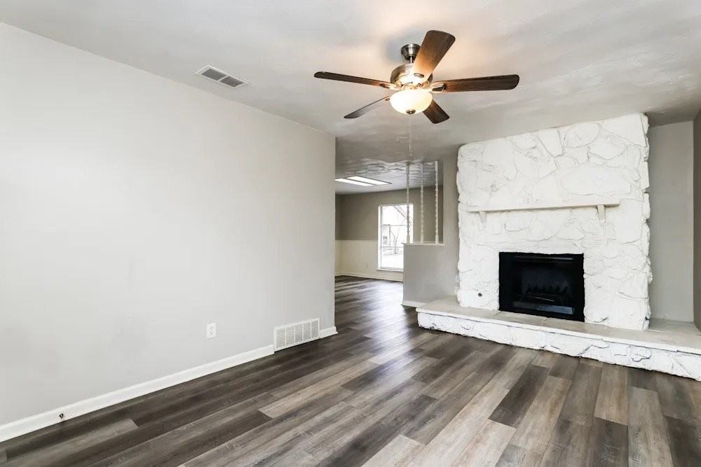 2300 Narobi Pl - Photo 2 of 9