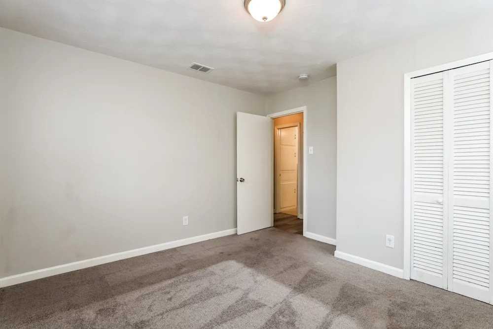 2300 Narobi Pl - Photo 5 of 9