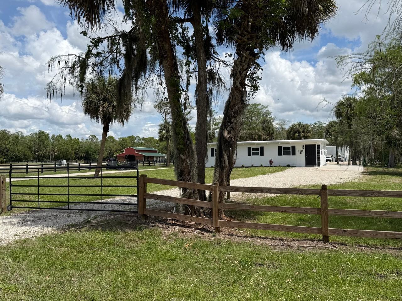 1818 Richards St #B - Photo 2 of 11