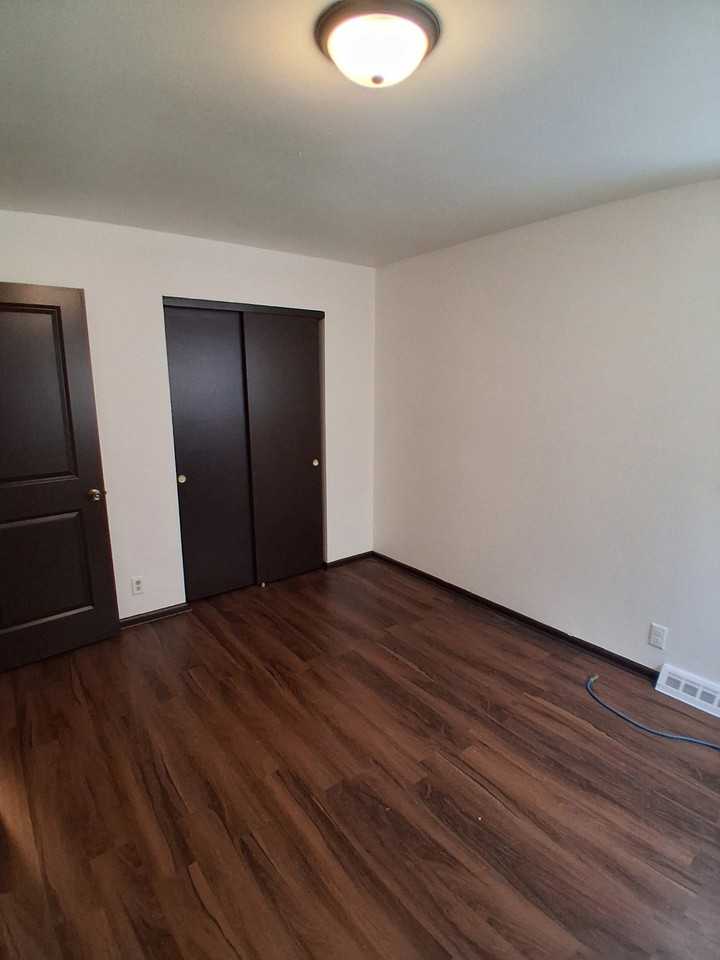 4976 N 47th St - Photo 6 of 11