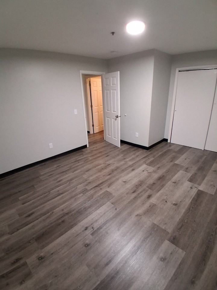 204 Grand Ave #15 - Photo 2 of 10