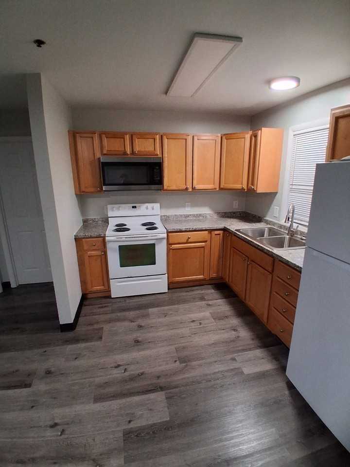 204 Grand Ave #15 - Photo 5 of 10