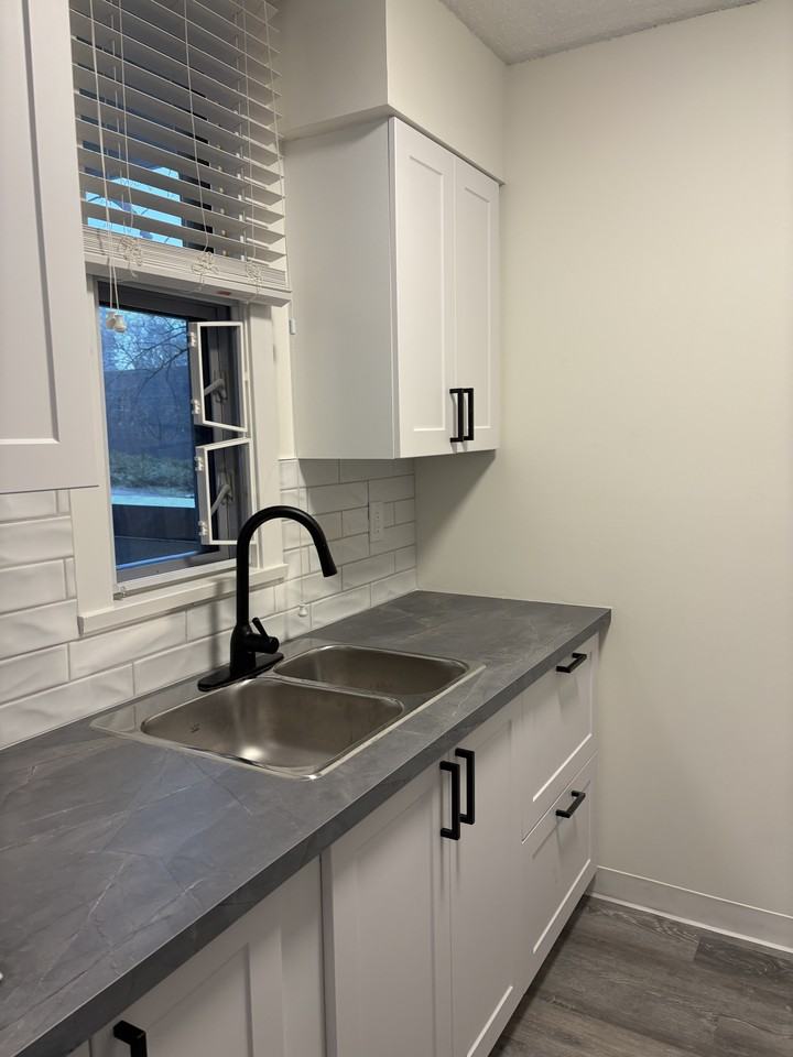 375 West 10th Avenue - Photo 7 of 12