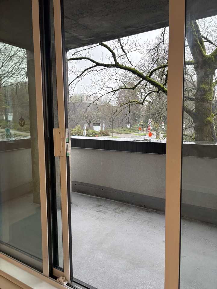375 West 10th Avenue - Photo 5 of 12