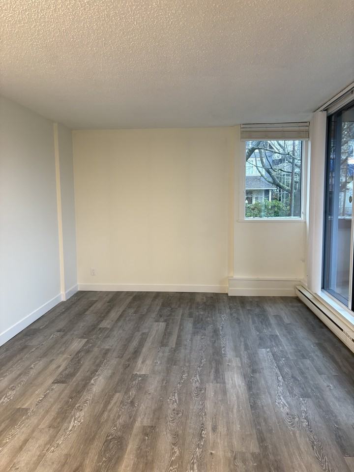 375 West 10th Avenue - Photo 3 of 12